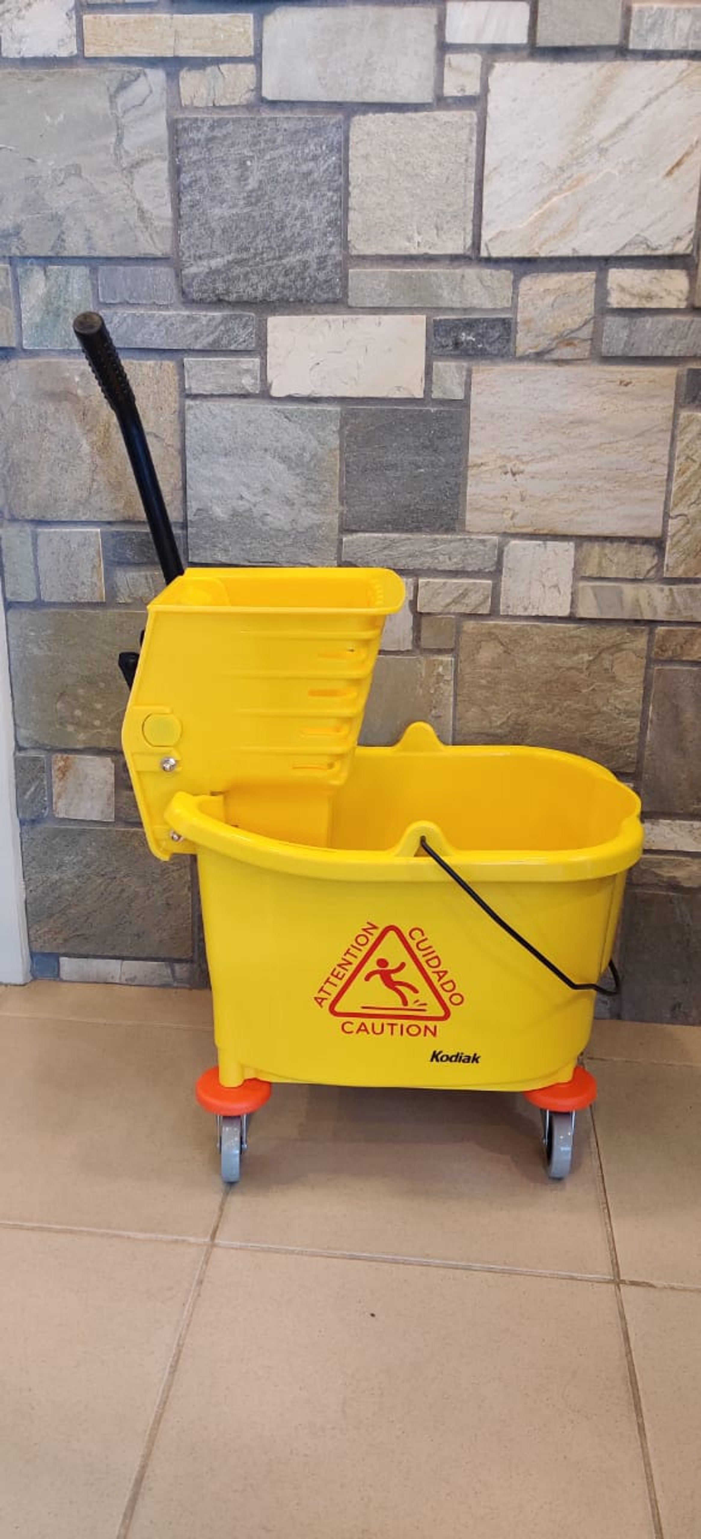 MOP BUCKET/WRINGER 32L