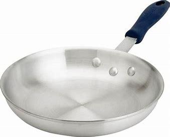 THERMALLOY FRY PAN 10" ALUMINUM WITH SILICONE SLEEVE